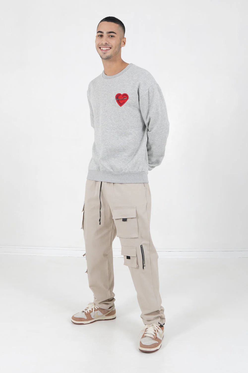 Sweat coeur brodé Gris - Image 2