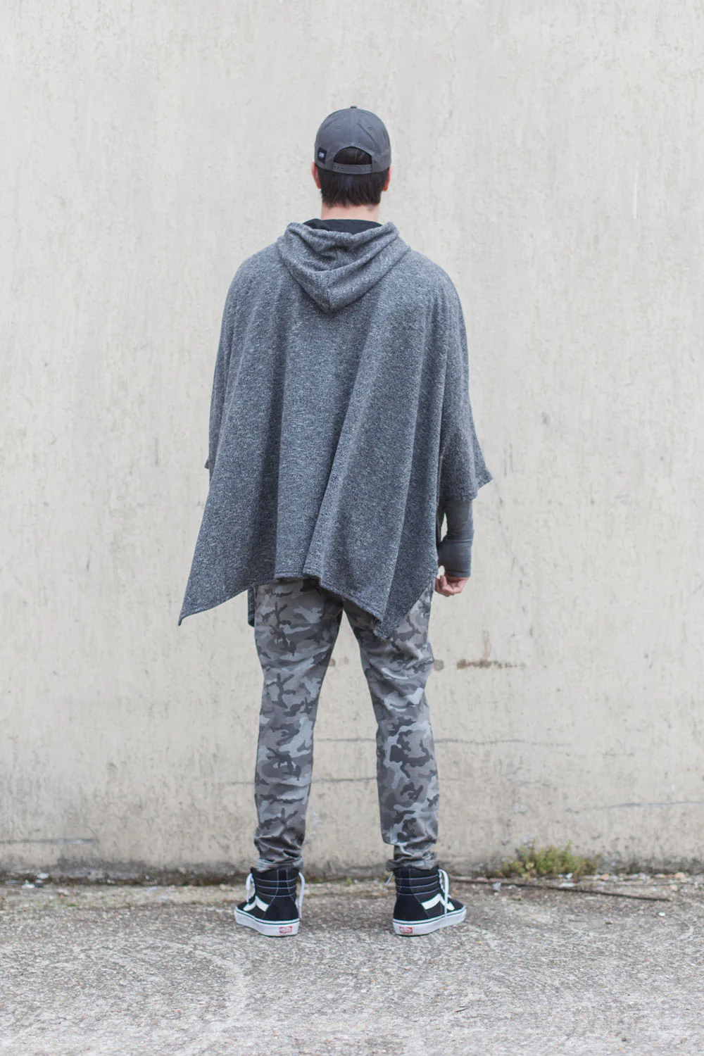 Poncho capuche large gris 1902C - Image 3