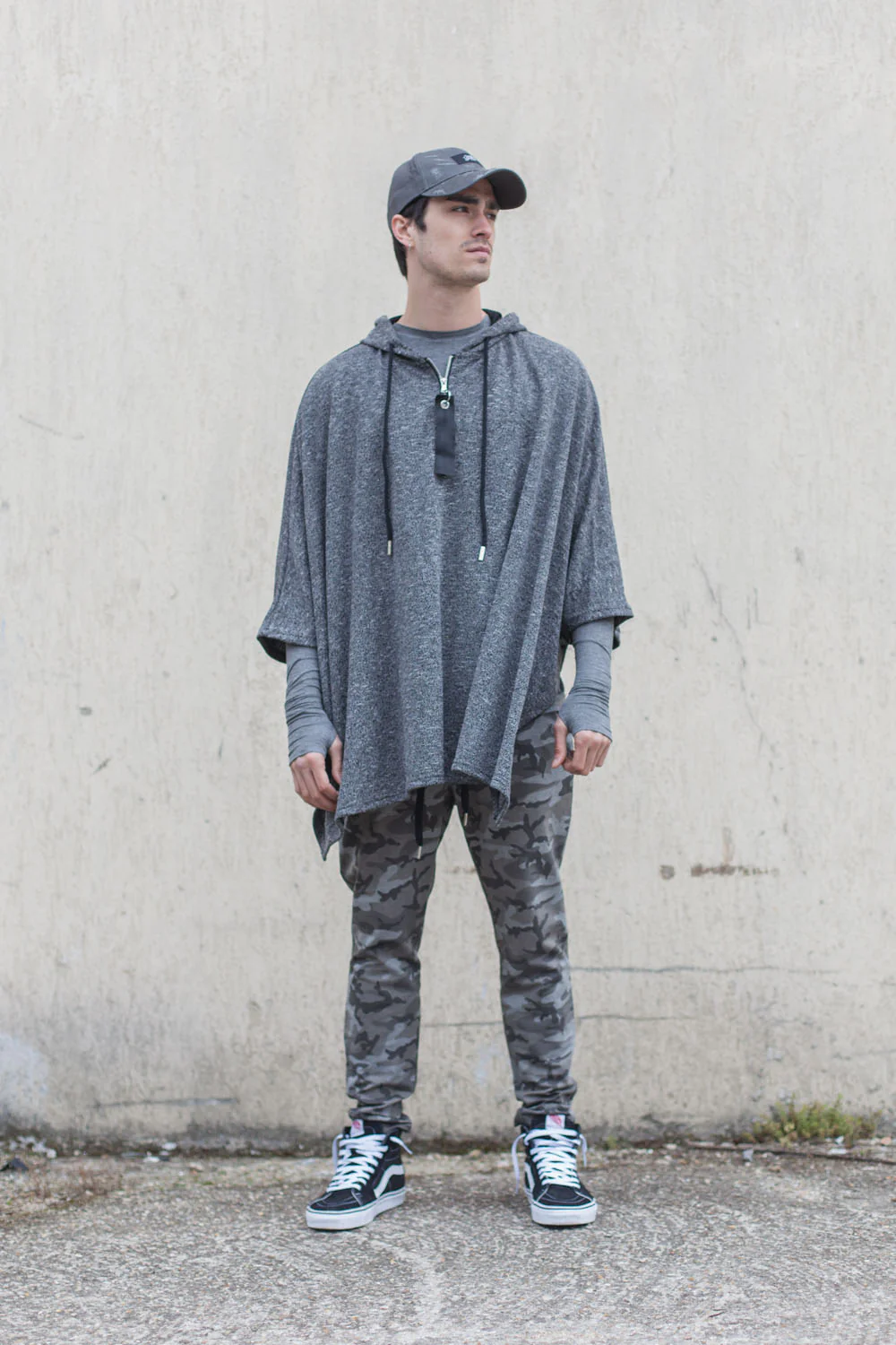 Poncho capuche large gris 1902C - Image 5