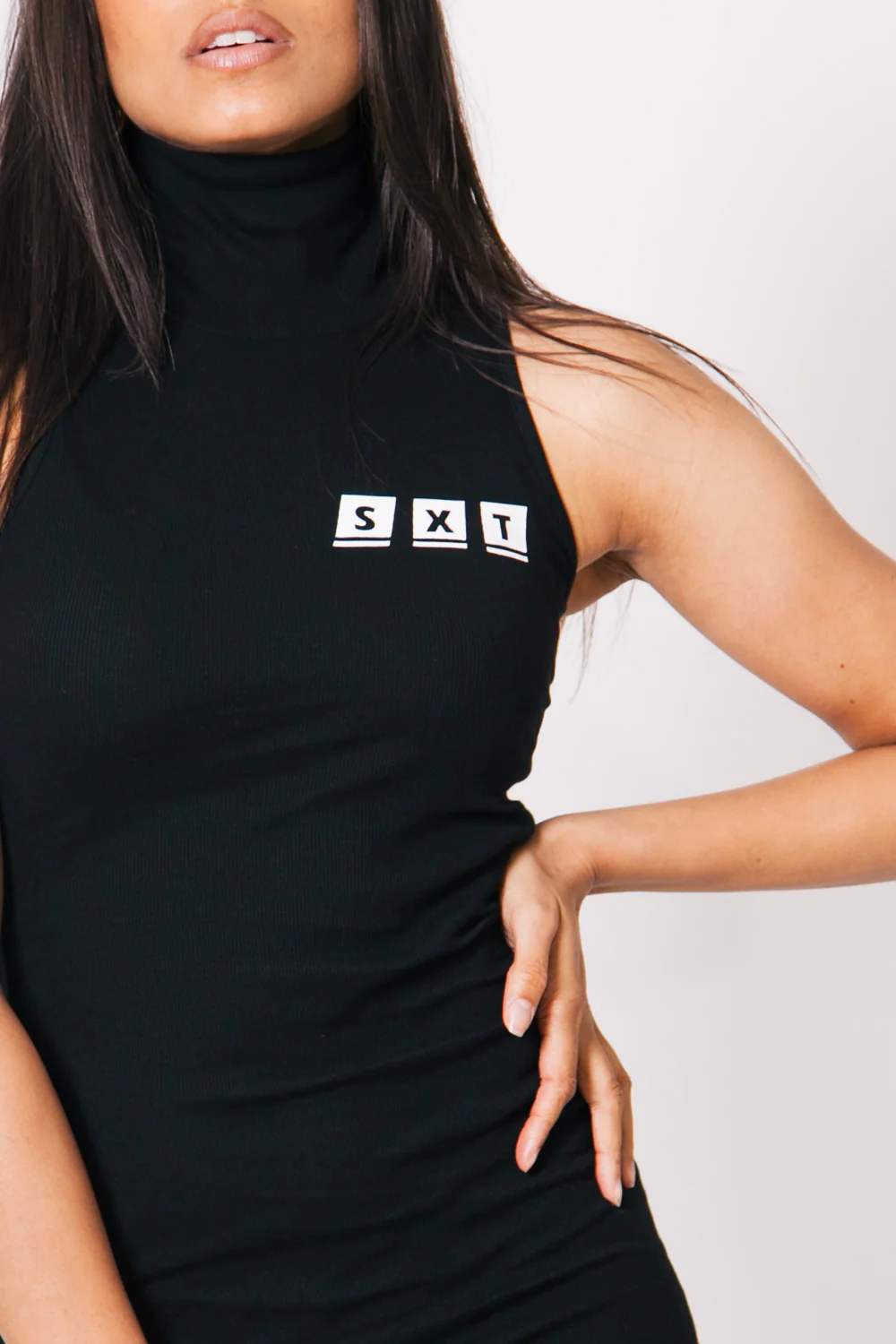 Robe col montant SXT noir - Image 3