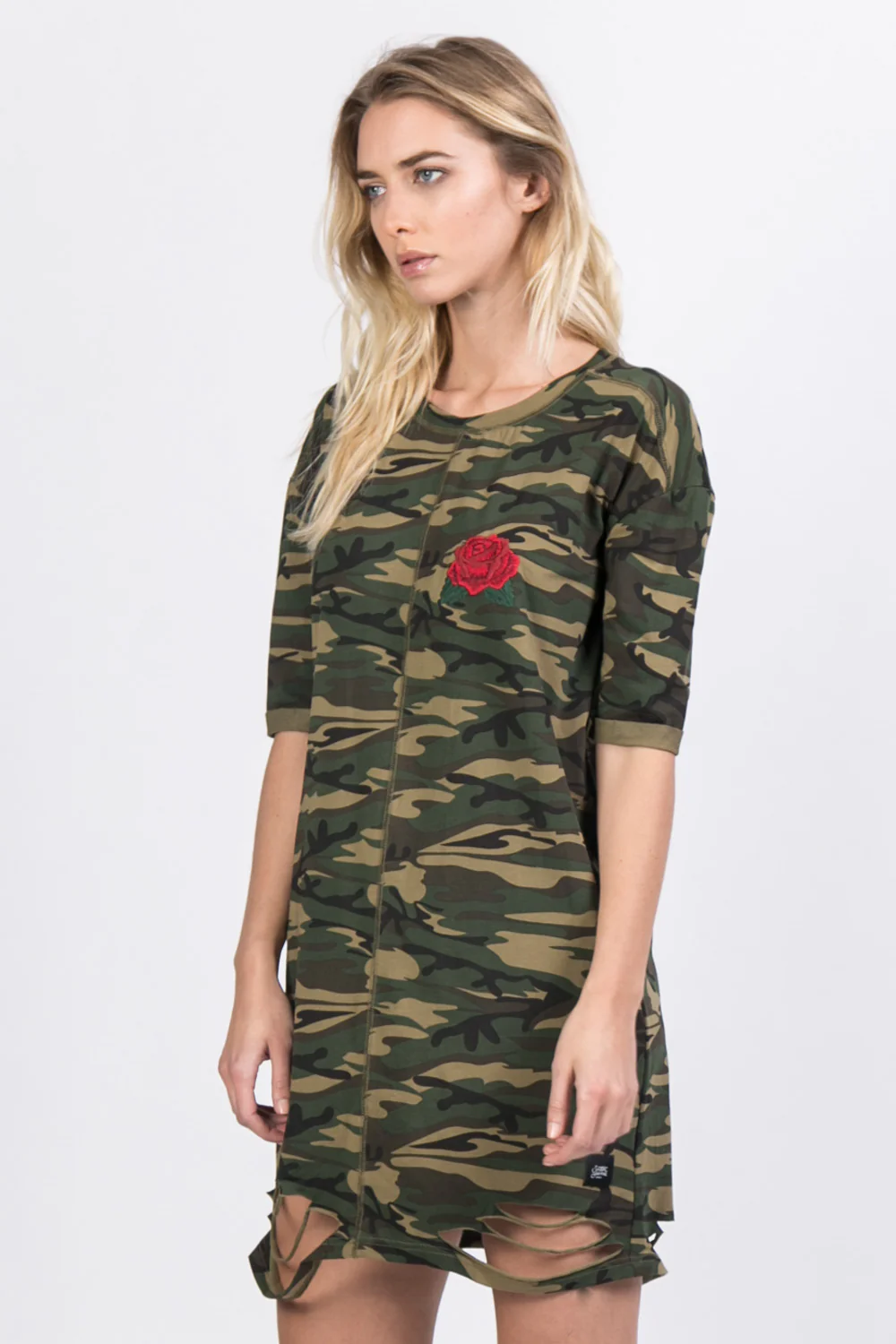 Robe déchirée patch poitrine vert - Image 2