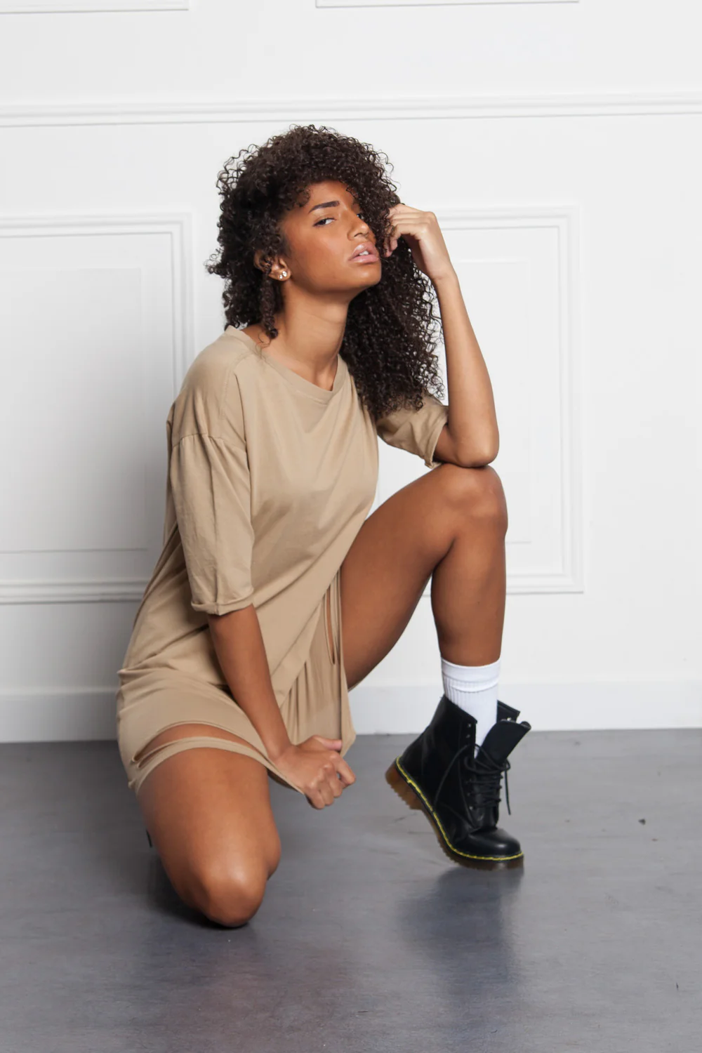 Robe t-shirt déchirée beige W2371VDR - Image 3