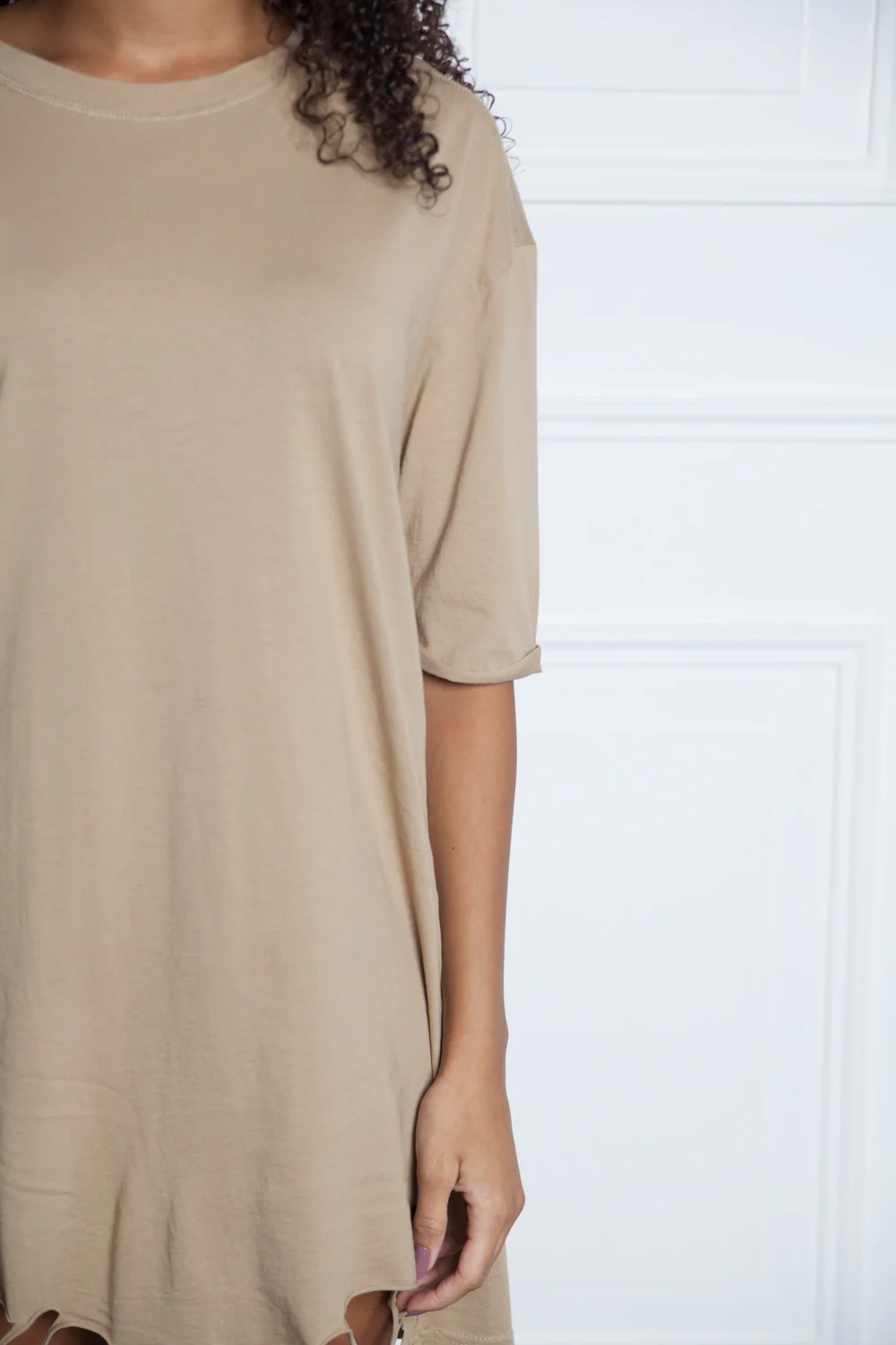 Robe t-shirt déchirée beige W2371VDR - Image 6