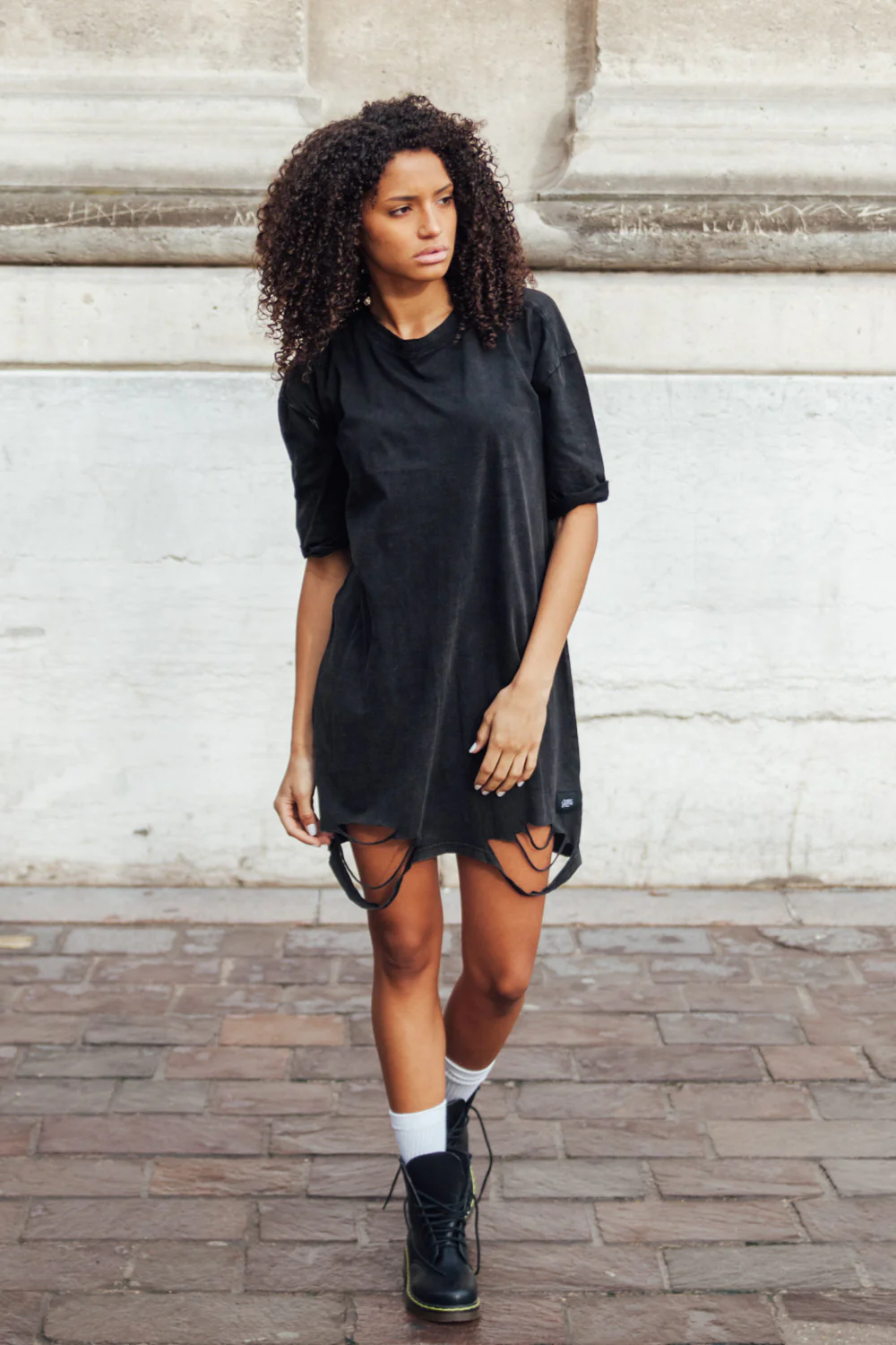 Robe t-shirt déchirée noire W2371VDR - Image 4