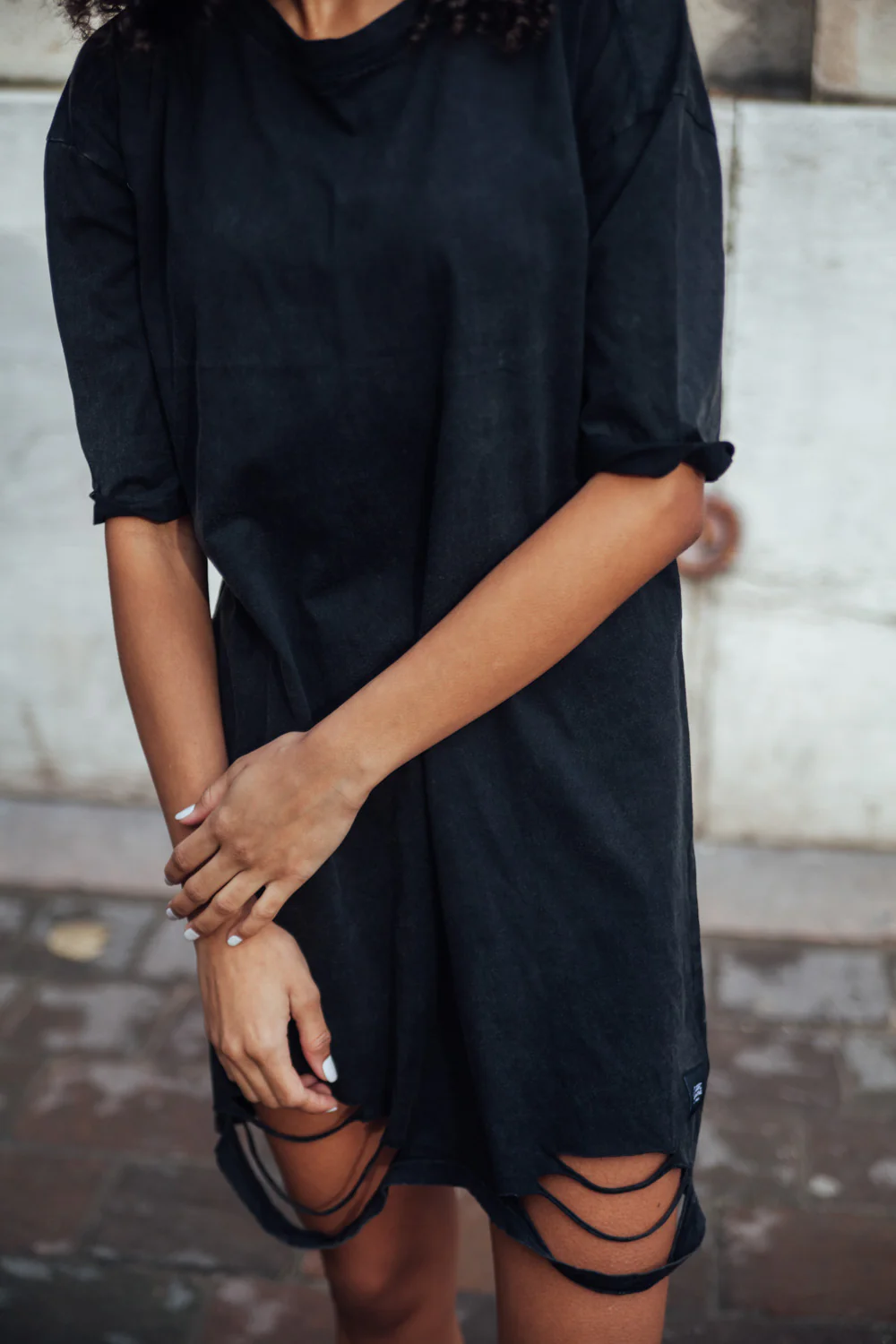 Robe t-shirt déchirée noire W2371VDR - Image 7