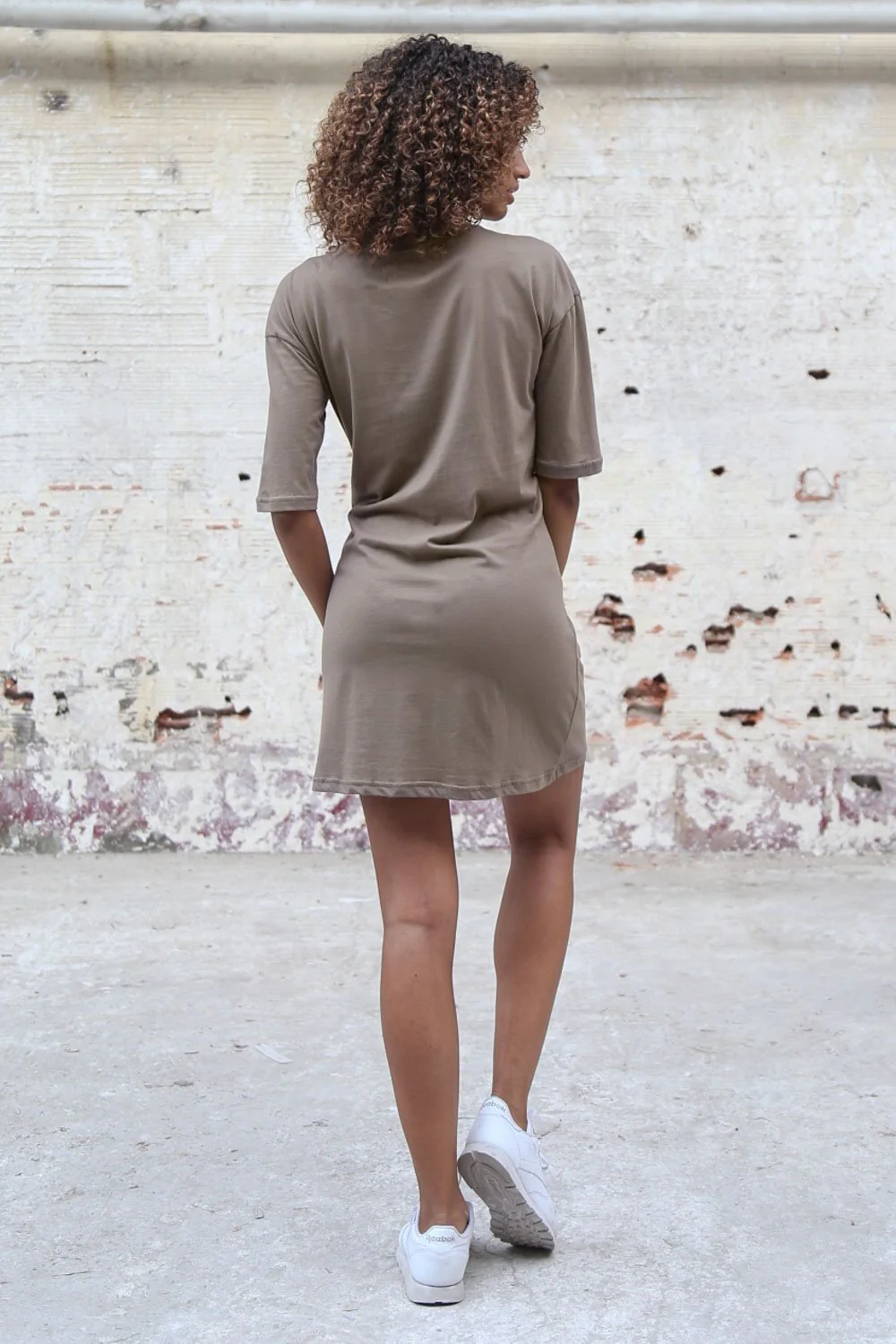 Robe t-shirt laçage avant taupe - Image 4
