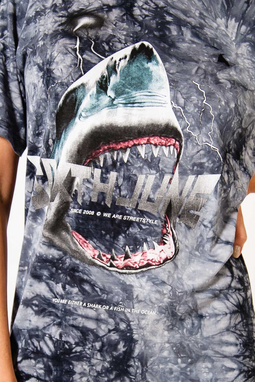 Robe t-shirt tie dye requin noir - Image 3