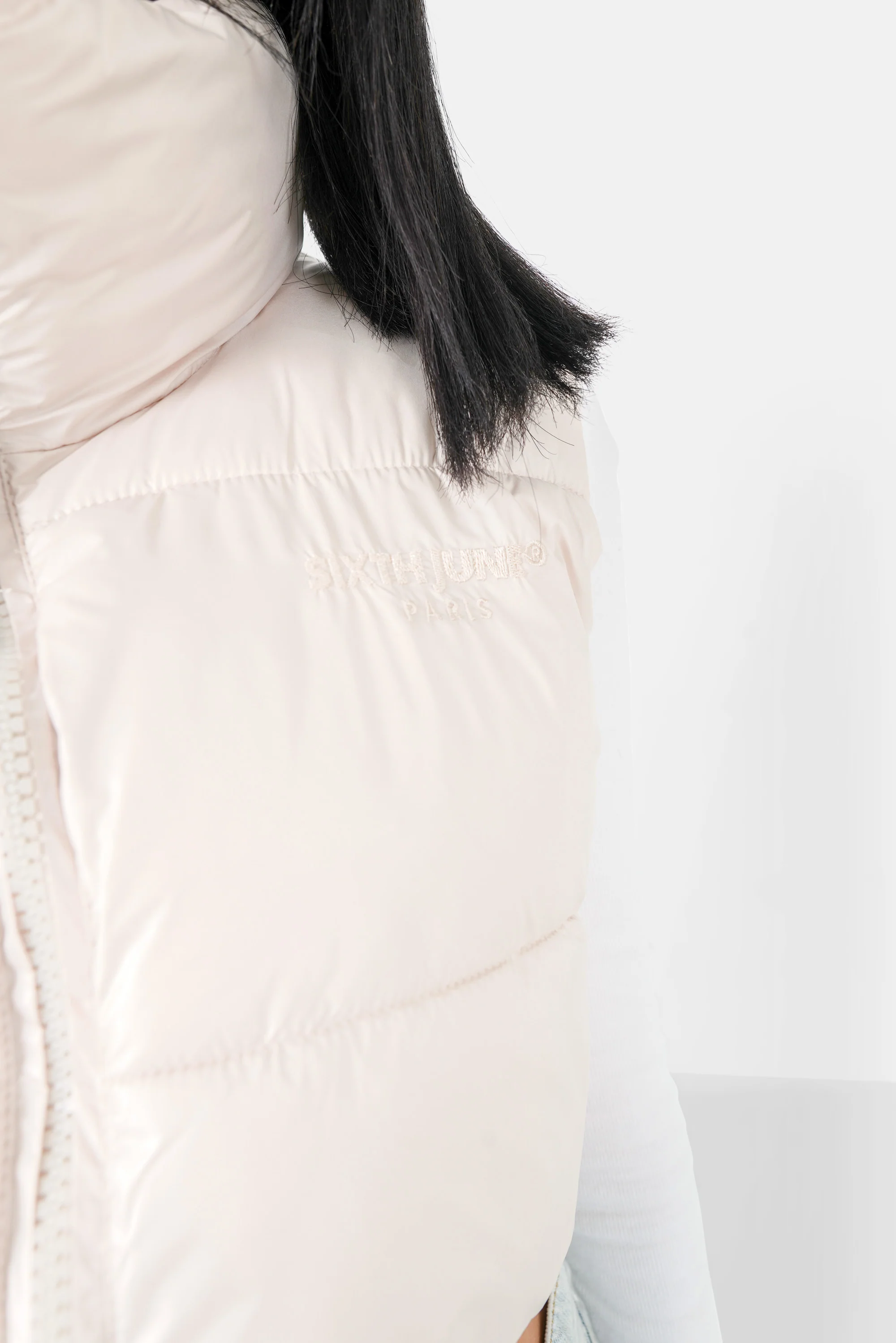 EMBROIDERED sleeveless puffer jacket - Image 3