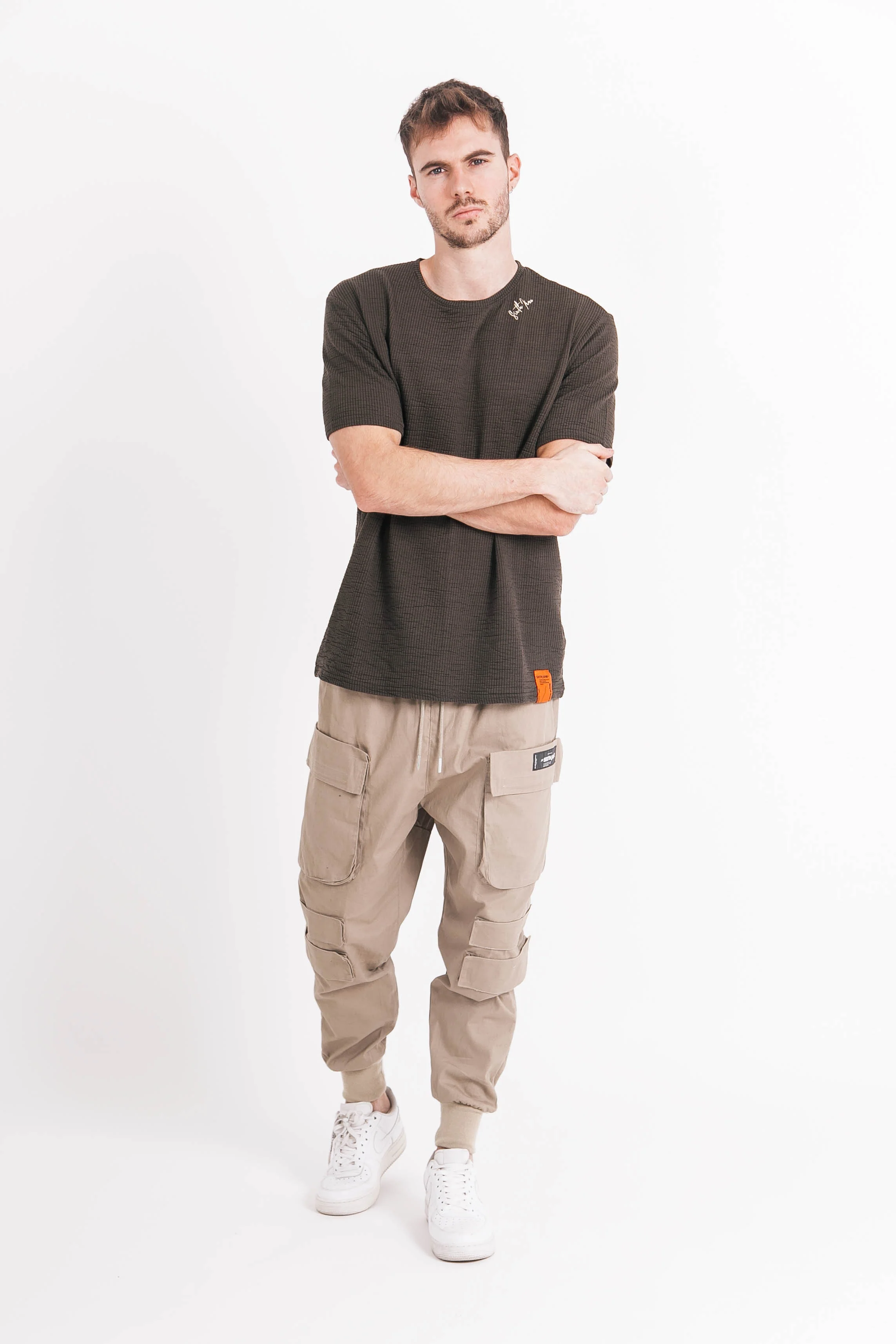 T-shirt gaufré brodé kaki foncé - Image 6