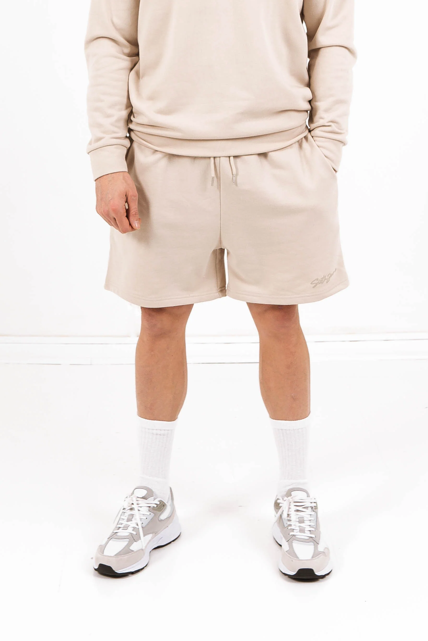 Short logo signature beige - Image 2