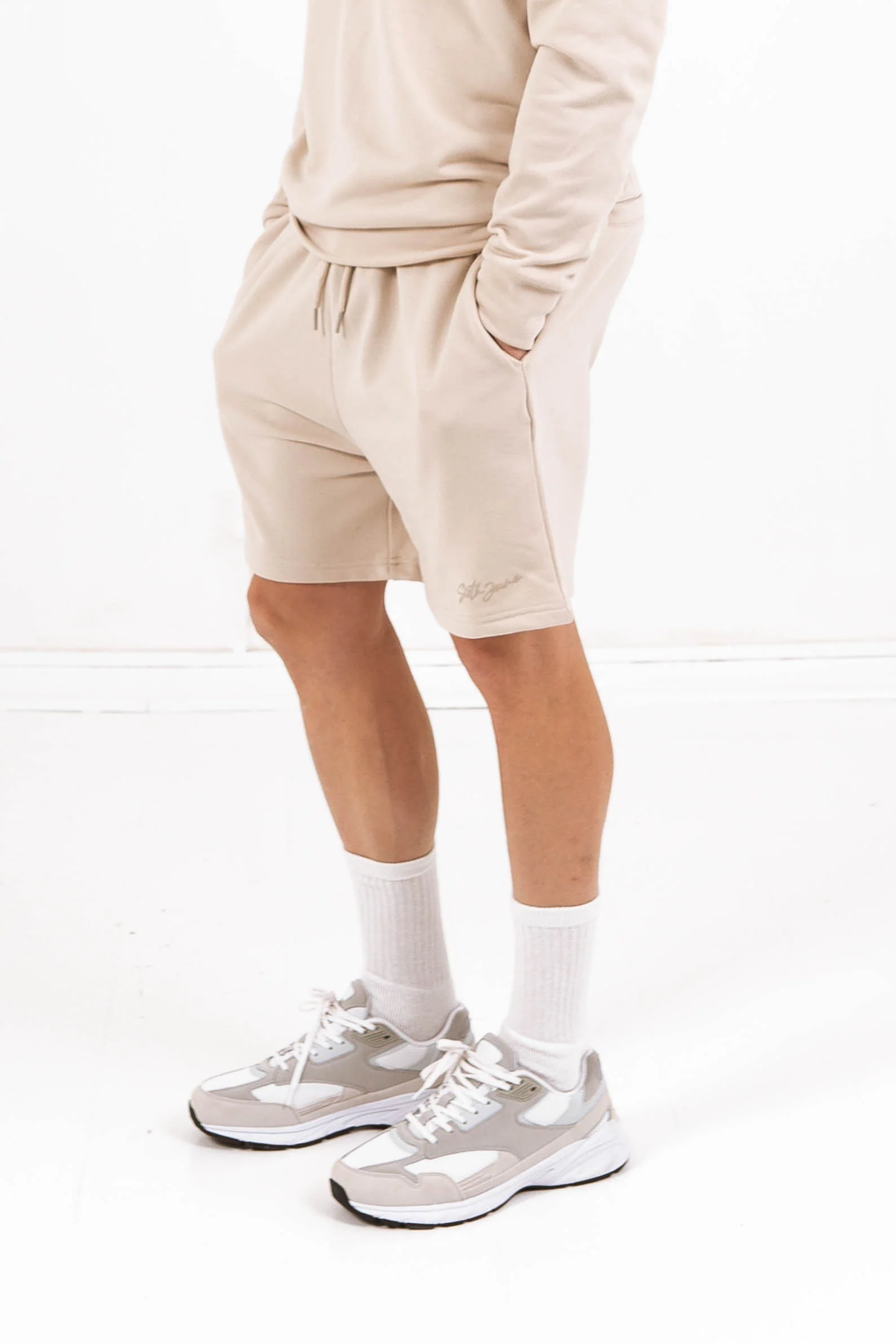 Short logo signature beige - Image 3