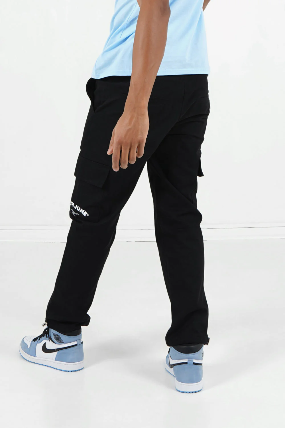 Pantalon cargo logo incurvé Noir - Image 5