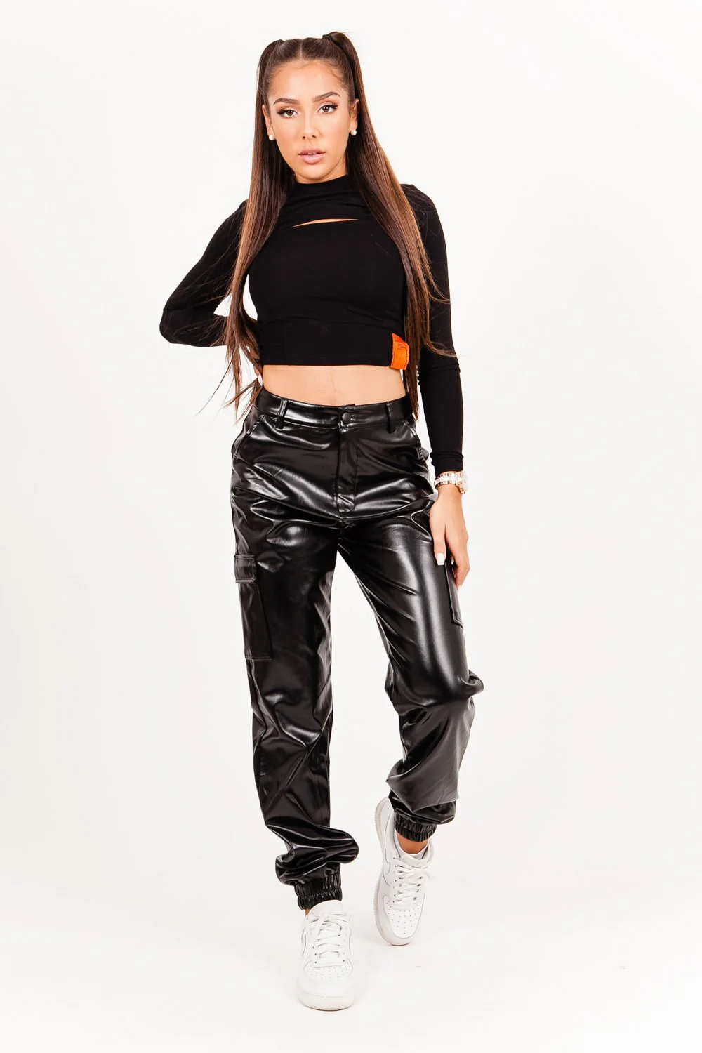 Pantalon cargo simili cuir noir - Image 2