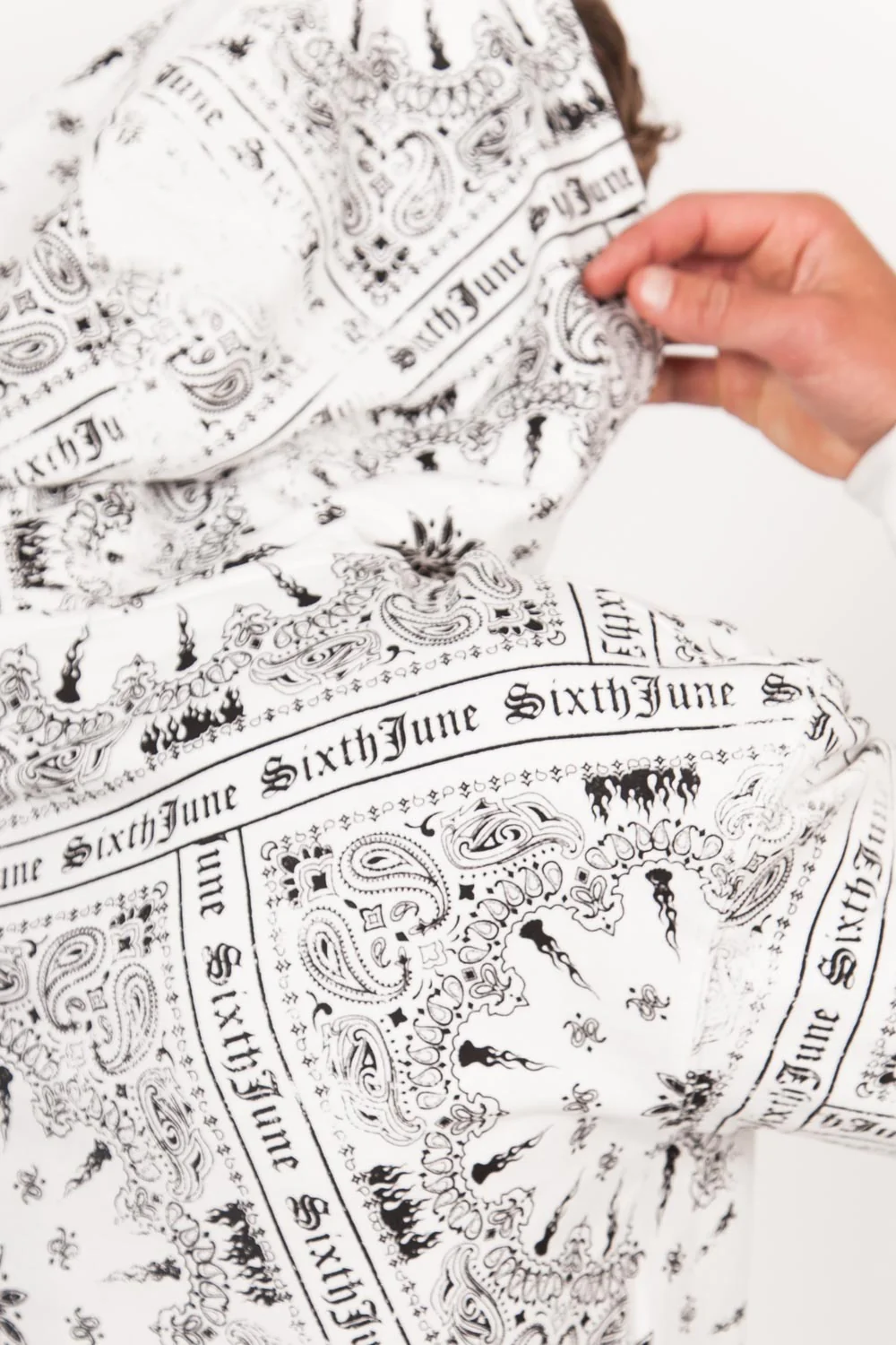 Sweat capuche all over bandana blanc - Image 3