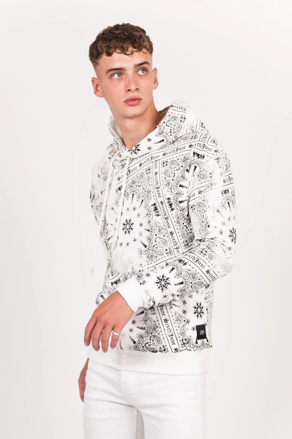 Sweat capuche all over bandana blanc - Image 4
