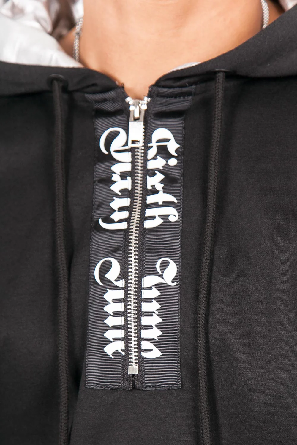 Sweat capuche aluminium gothique noir - Image 4