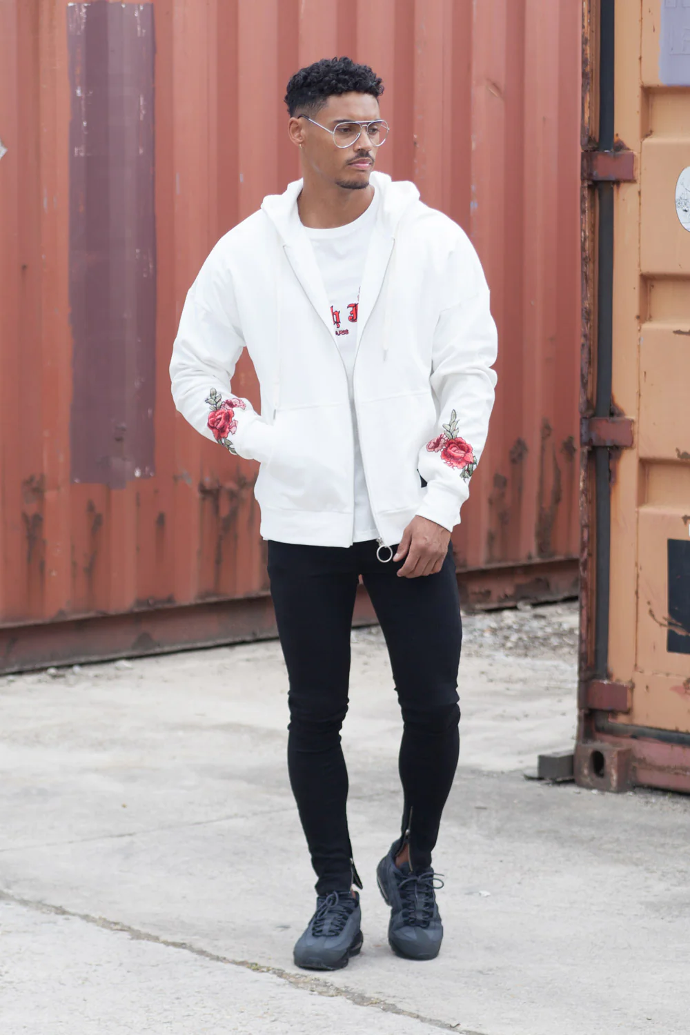 Sweat capuche brodé roses blanc - Image 3