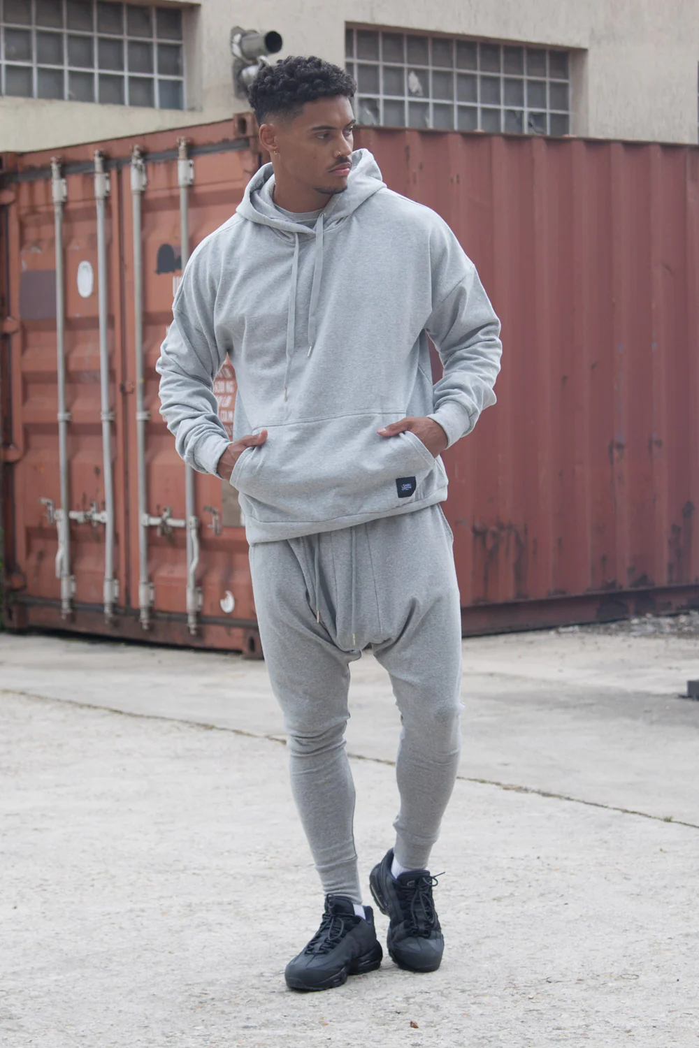 Sweat capuche épaules tombantes gris clair - Image 3