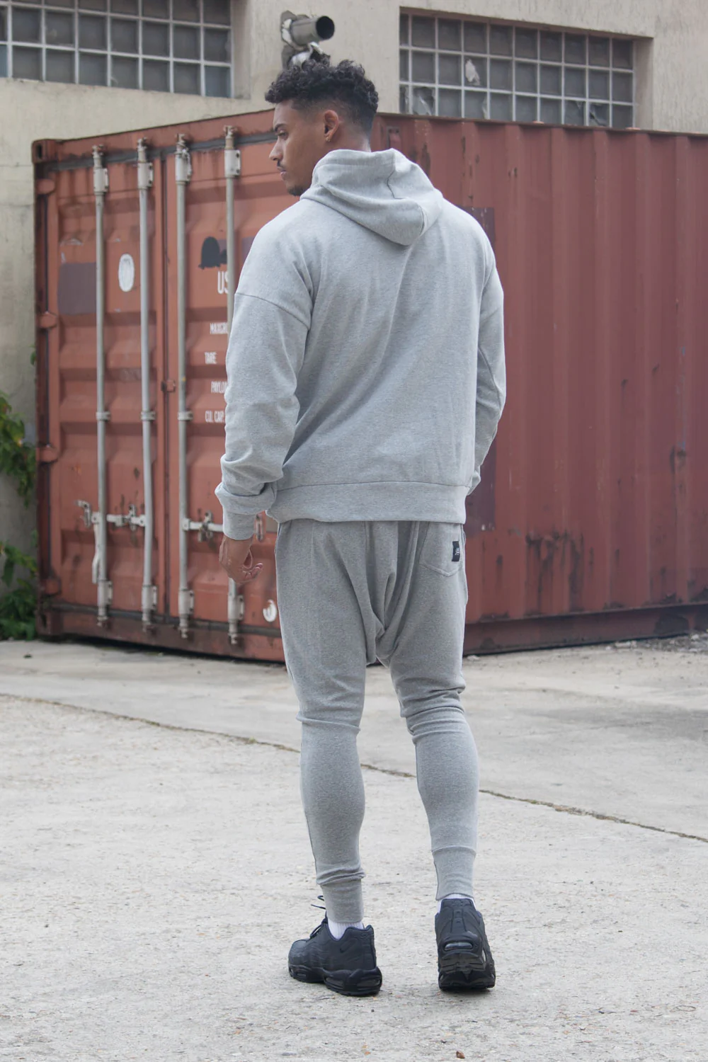 Sweat capuche épaules tombantes gris clair - Image 5