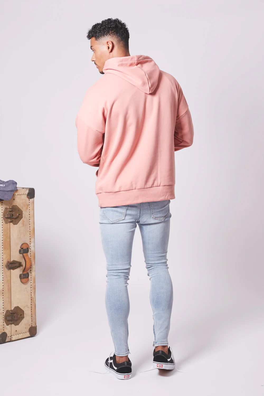 Sweat capuche épaules tombantes rose foncé - Image 6