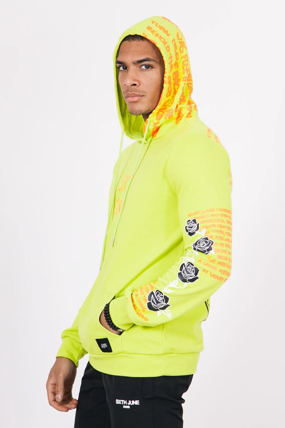 Sweat capuche imprimé tête de mort jaune fluo - Image 5