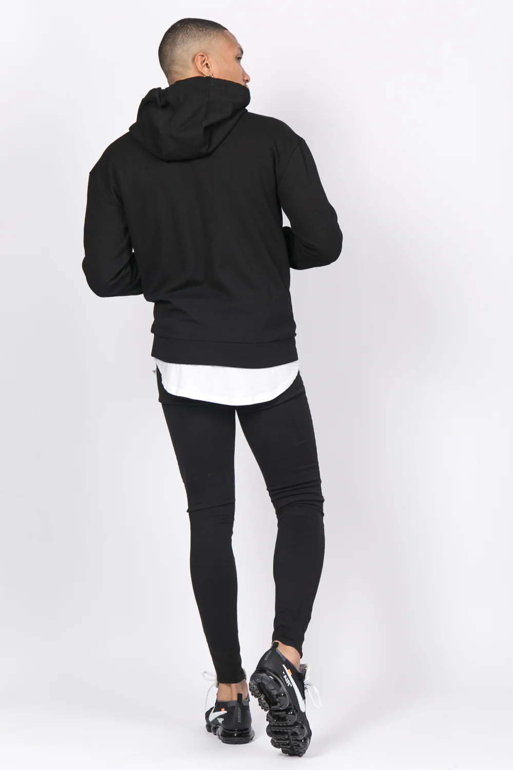 Sweat capuche logo brodé noir - Image 3