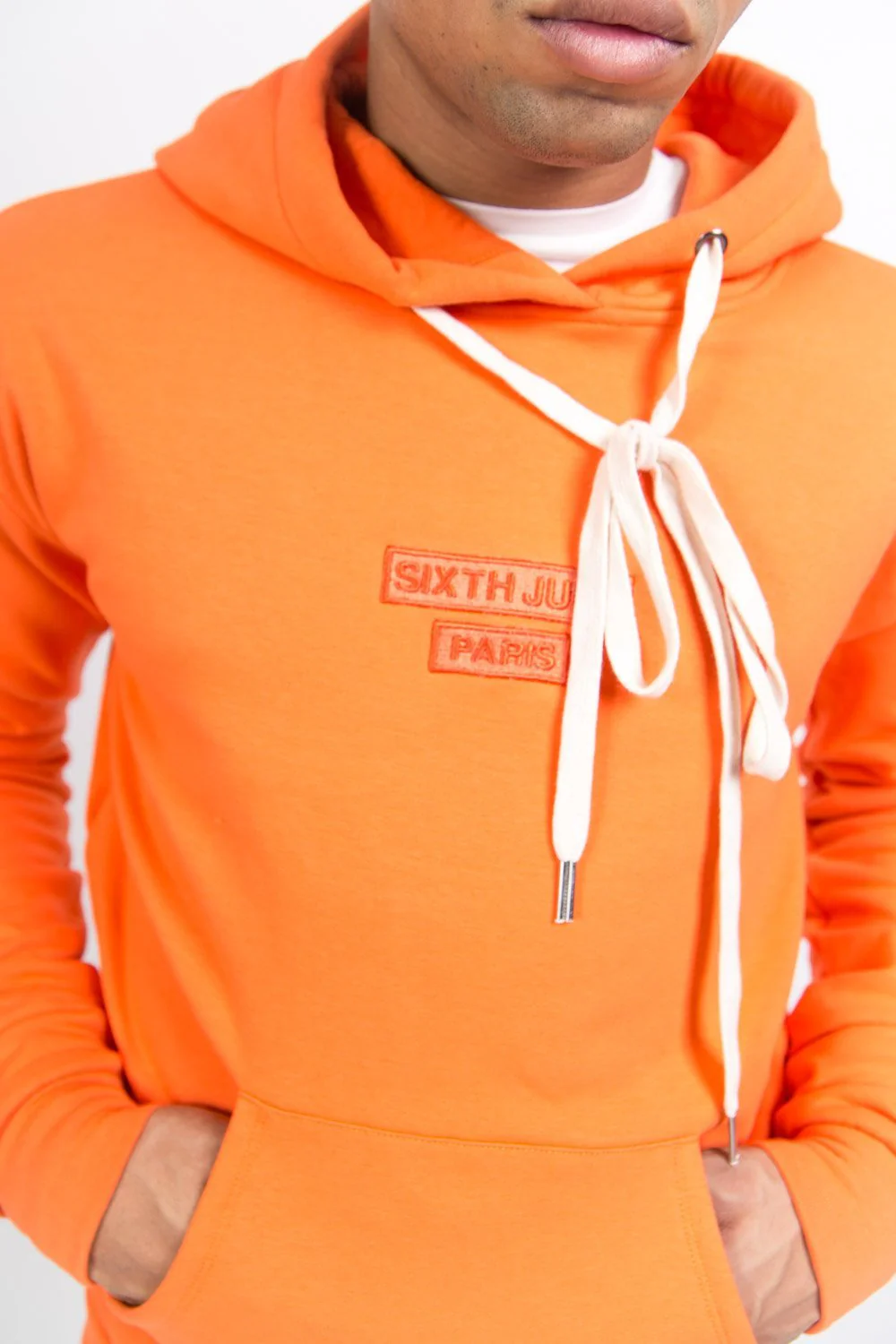 Sweat capuche logo brodé orange - Image 6