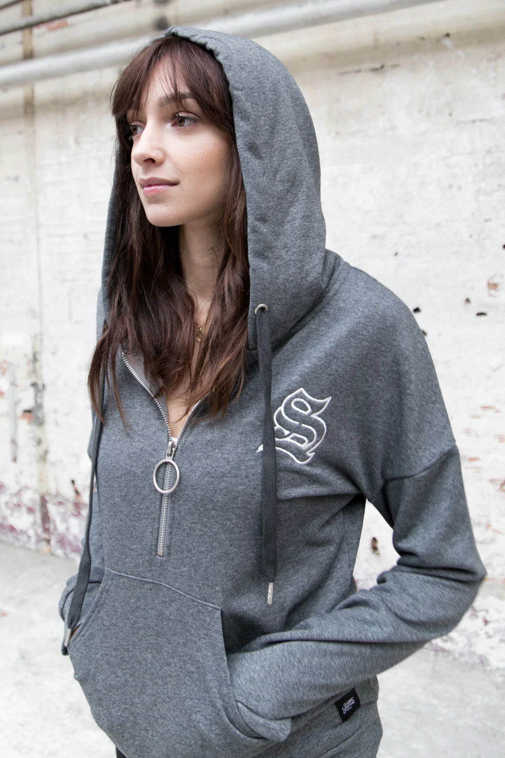 Sweat capuche logo gothique Sixth June gris foncé - Image 5