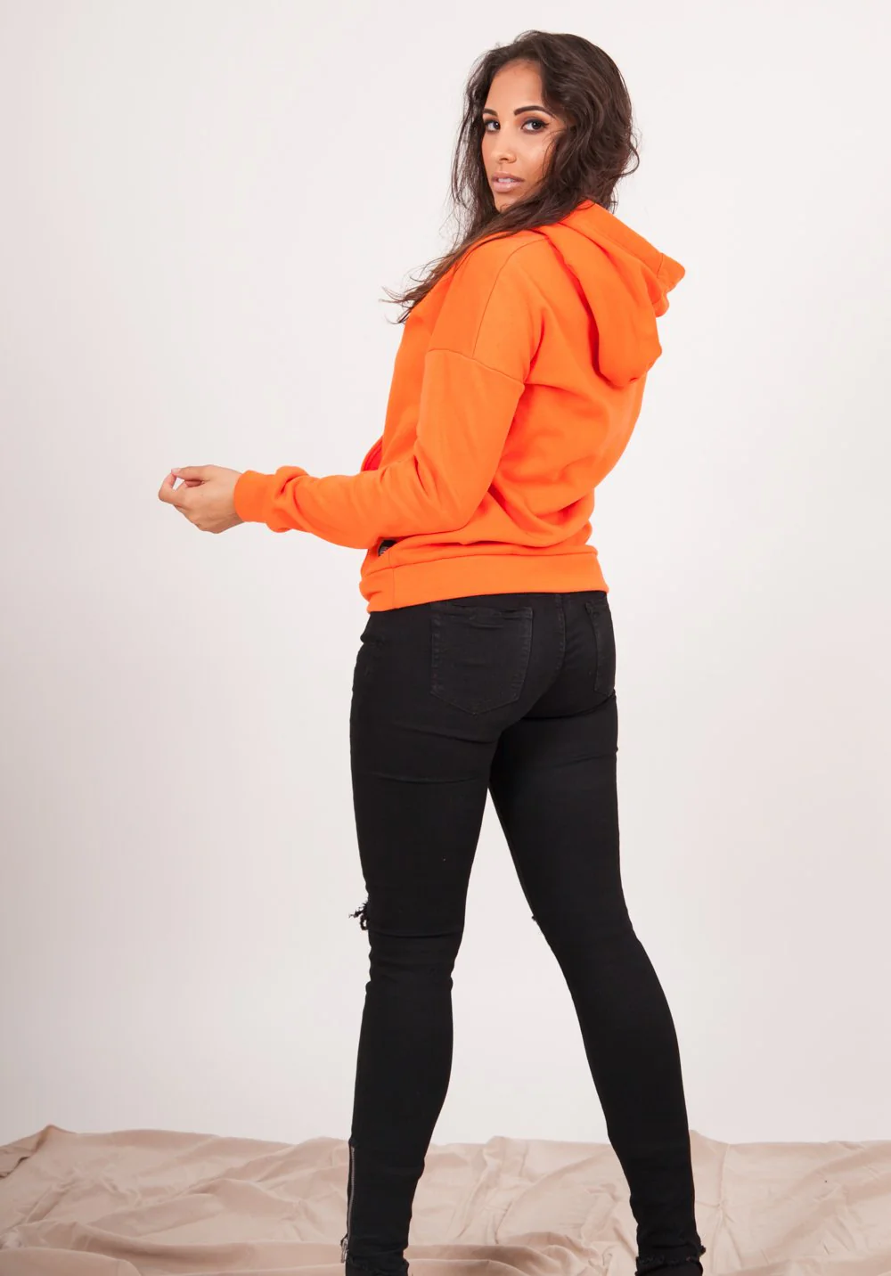 Sweat capuche logo orange - Image 5