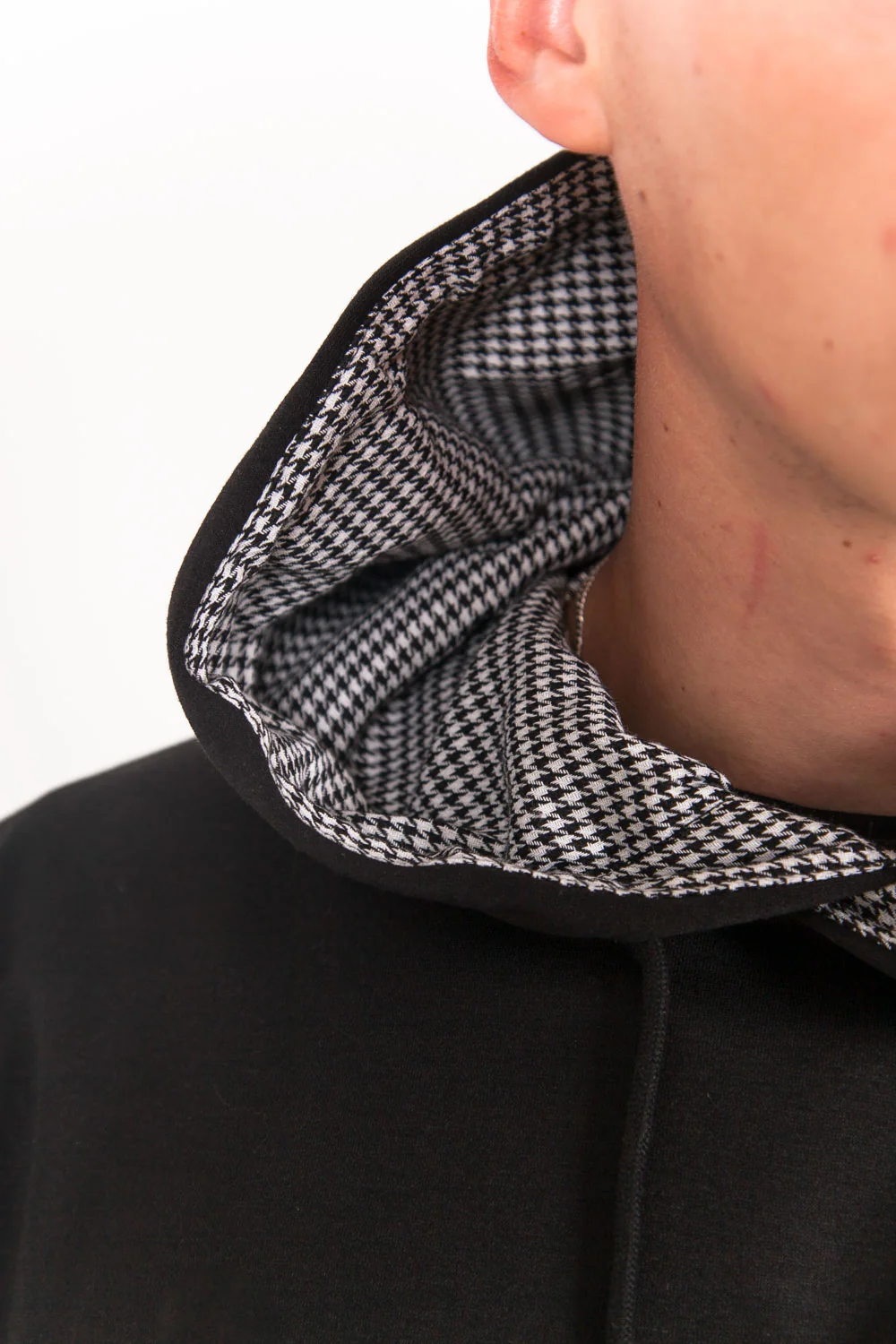 Sweat capuche pied-de-poule logo noir - Image 4