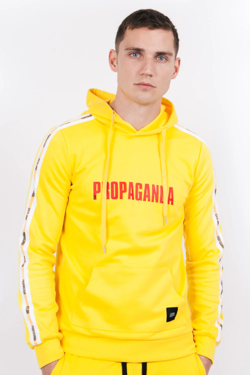 Sweat capuche propaganda bandes jaune - Image 2