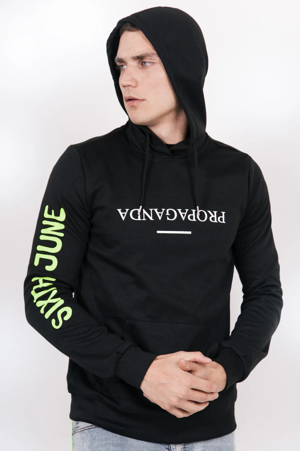 Sweat capuche Propaganda fluo noir - Image 2