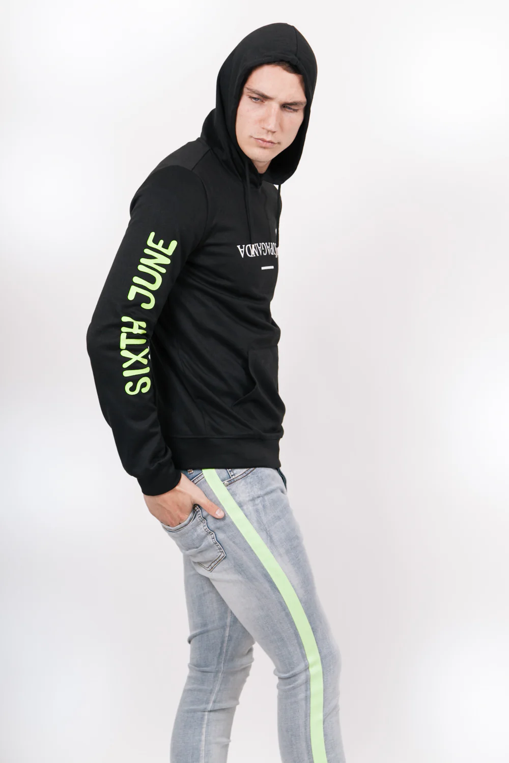 Sweat capuche Propaganda fluo noir - Image 3