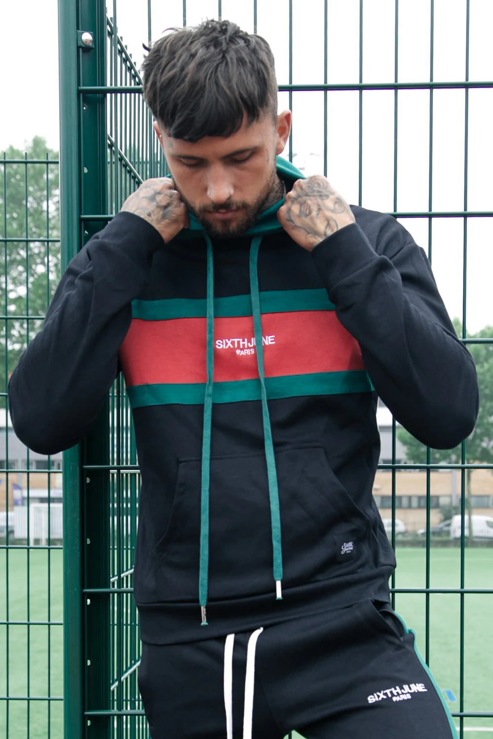 Sweat capuche tricolore noir rouge vert - Image 2