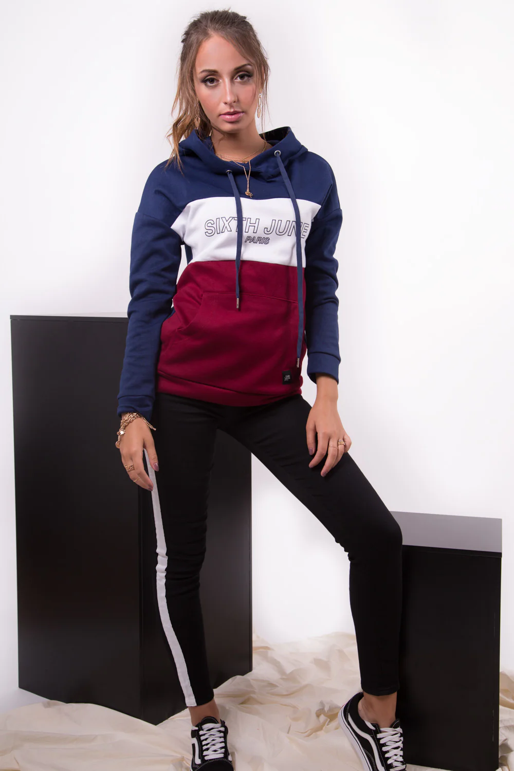 Sweat capuche tricolore texte rouge bleu blanc - Image 4
