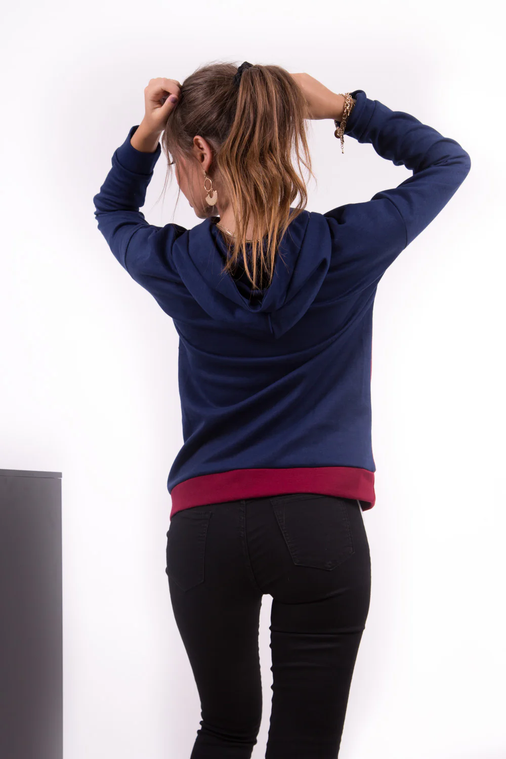 Sweat capuche tricolore texte rouge bleu blanc - Image 5