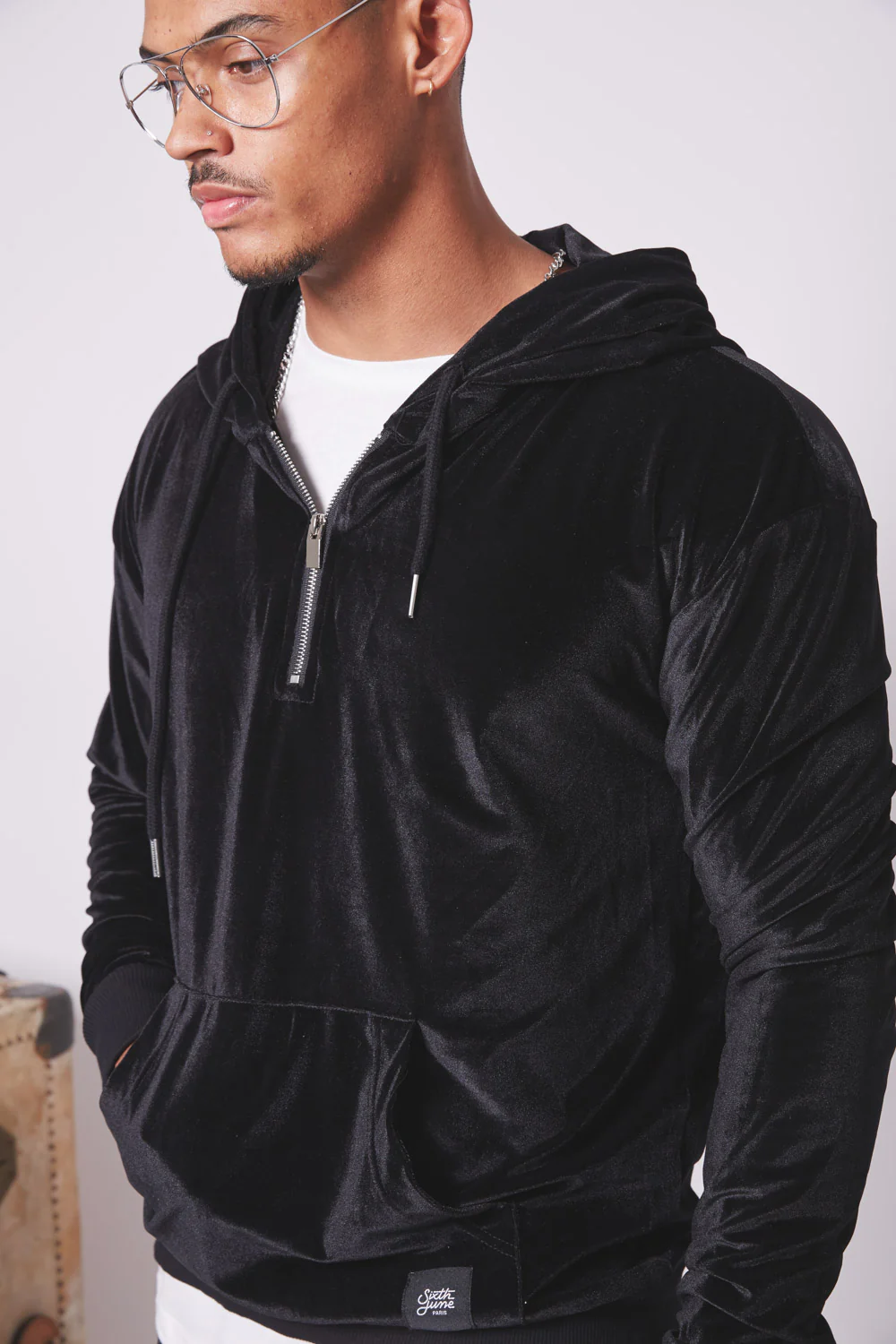 Sweat capuche velours noir - Image 3