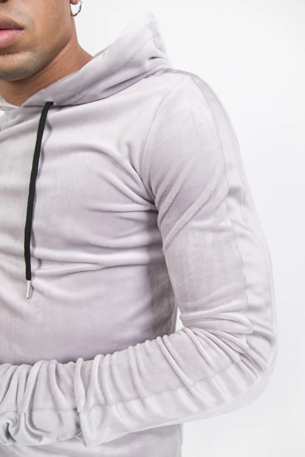 Sweat capuche velours gris - Image 6