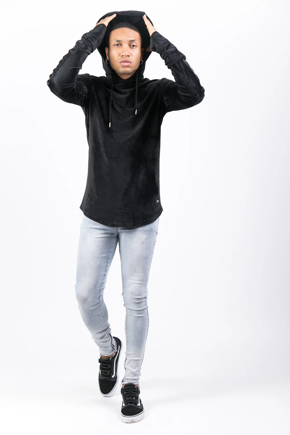 Sweat capuche velours noir - Image 2