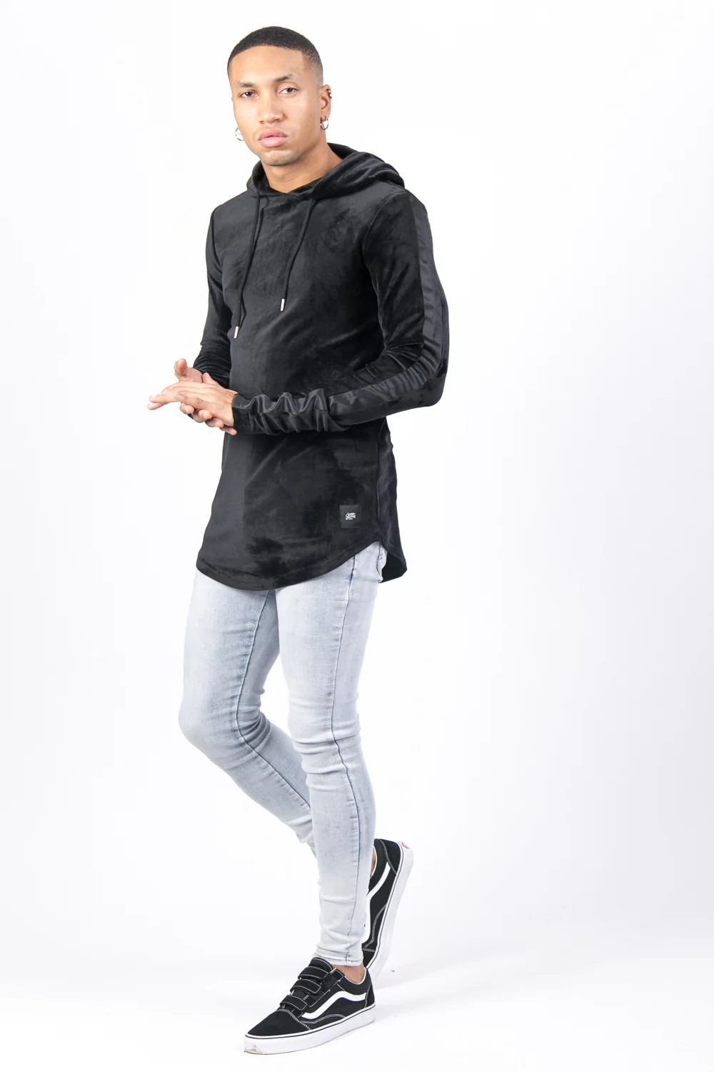 Sweat capuche velours noir - Image 4