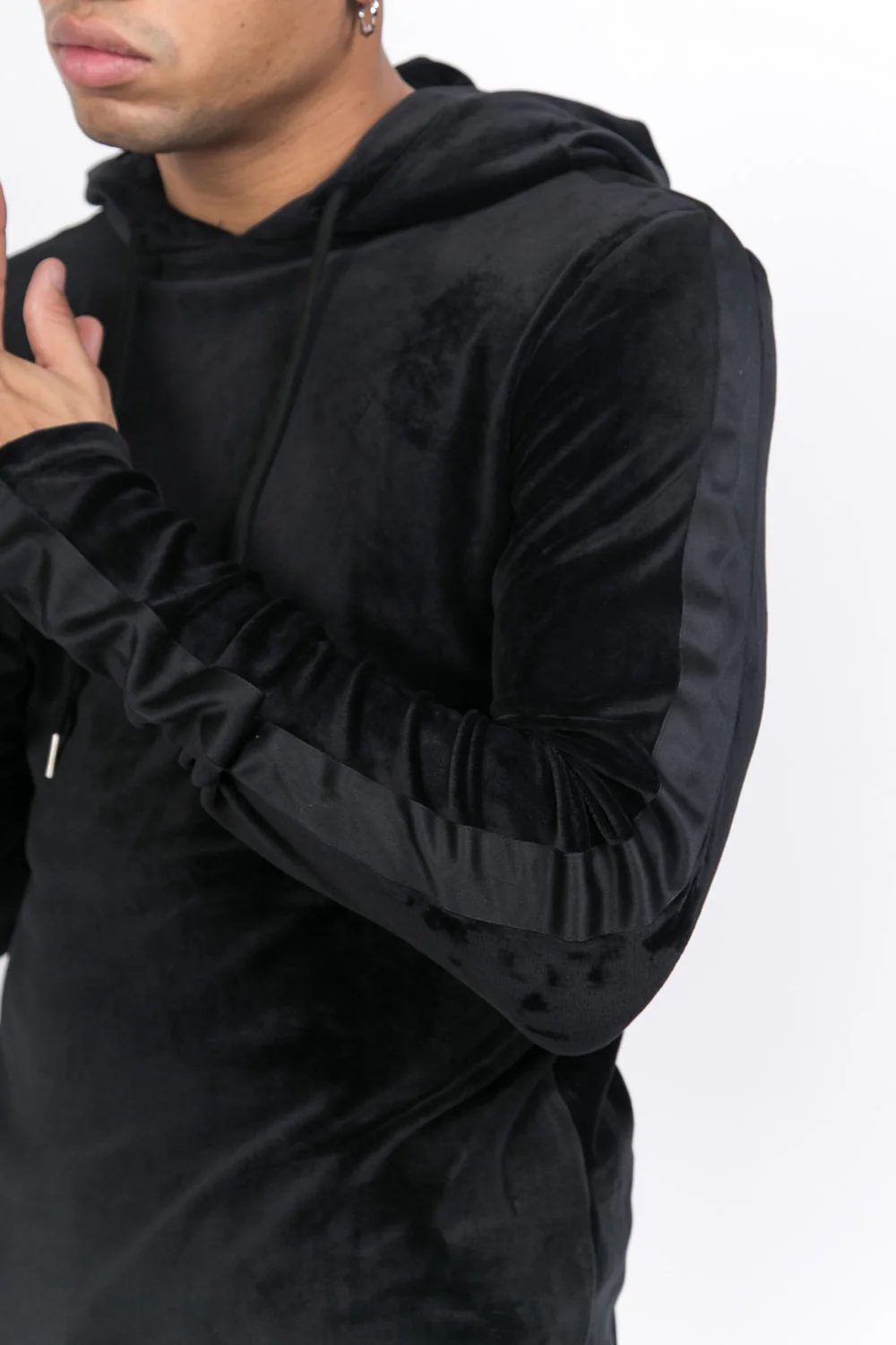 Sweat capuche velours noir - Image 6