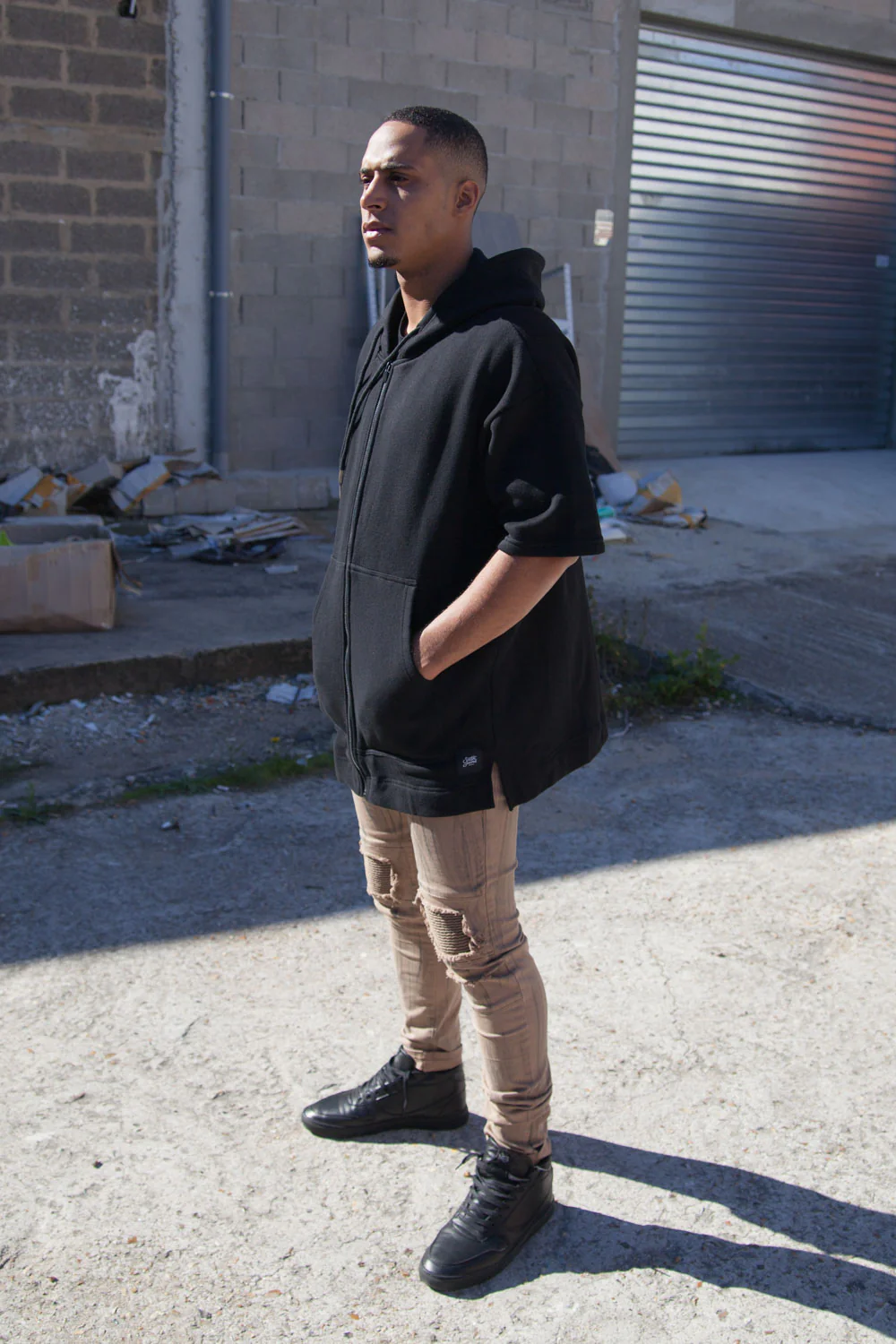 Sweat capuche zippé manches courtes noir M2255CJA - Image 6