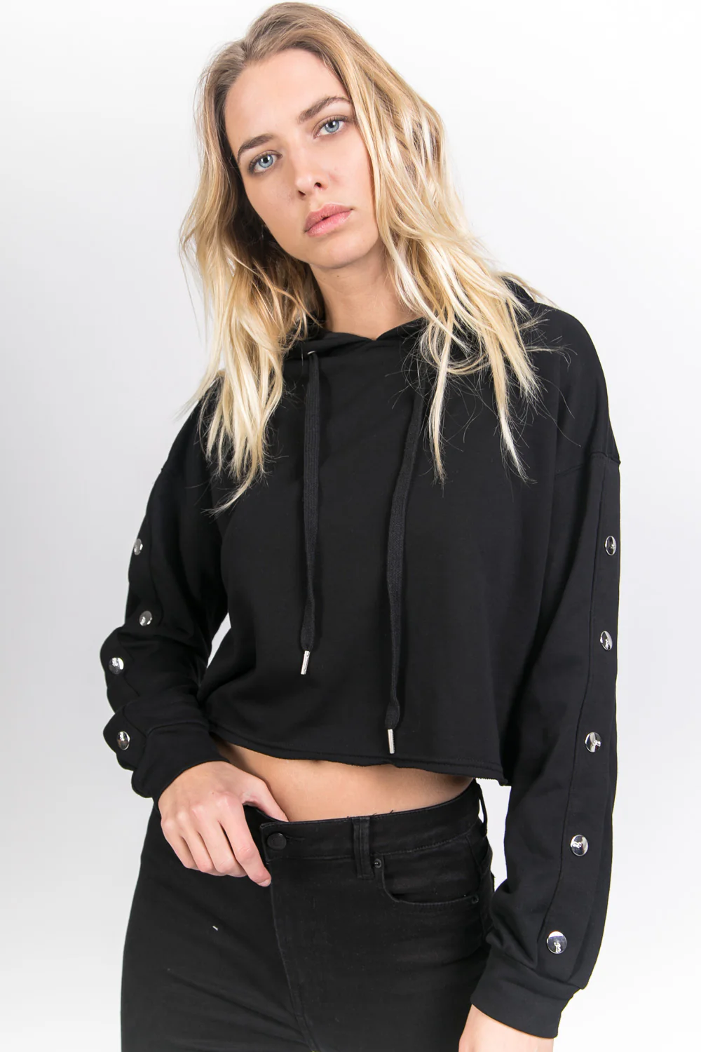 Sweat crop top boutons noir - Image 5