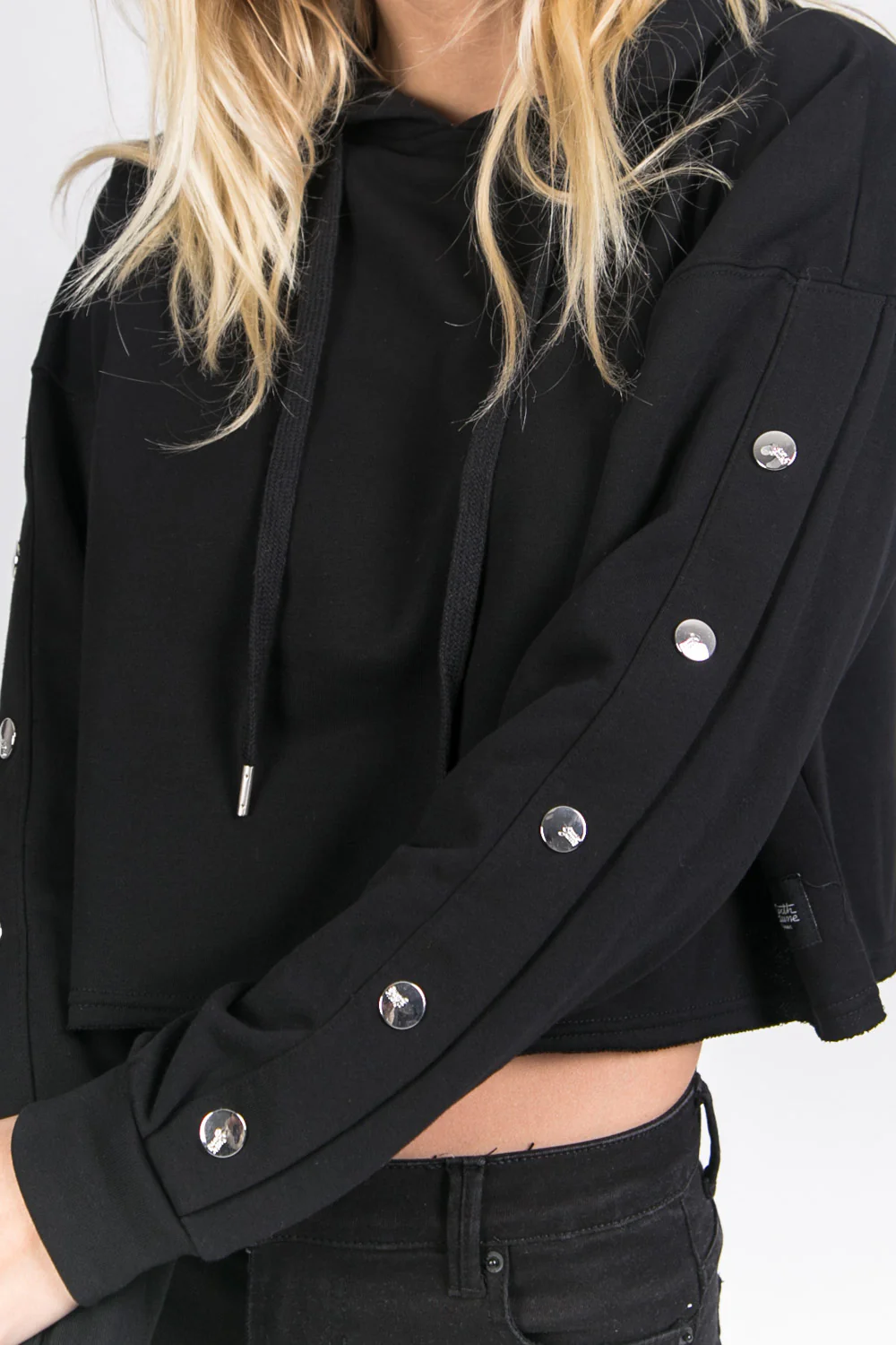 Sweat crop top boutons noir - Image 6