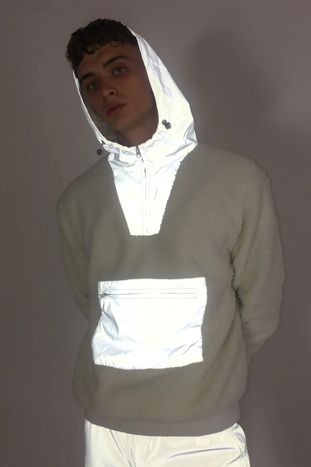 Sweat sherpa poche réfléchissante blanc cassé - Image 3