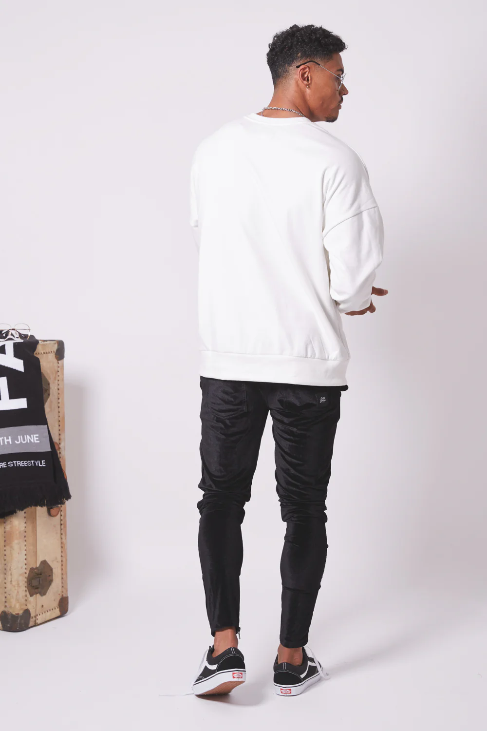 Sweatshirt brodé roses blanc - Image 4