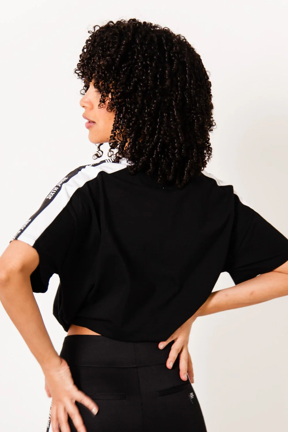 T-shirt court bande logo noir - Image 5