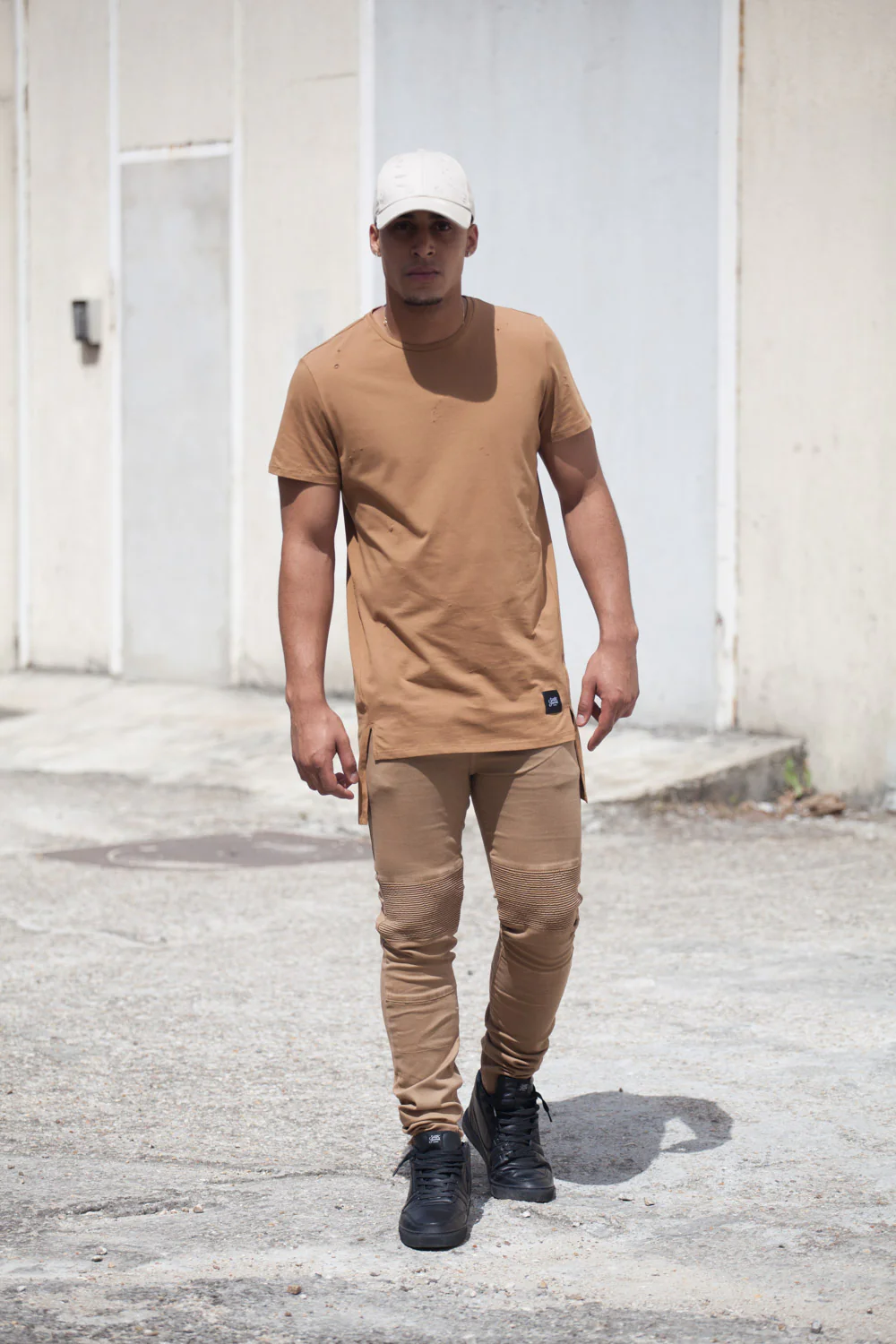 T-shirt asymétrique oversize camel 2131C - Image 2