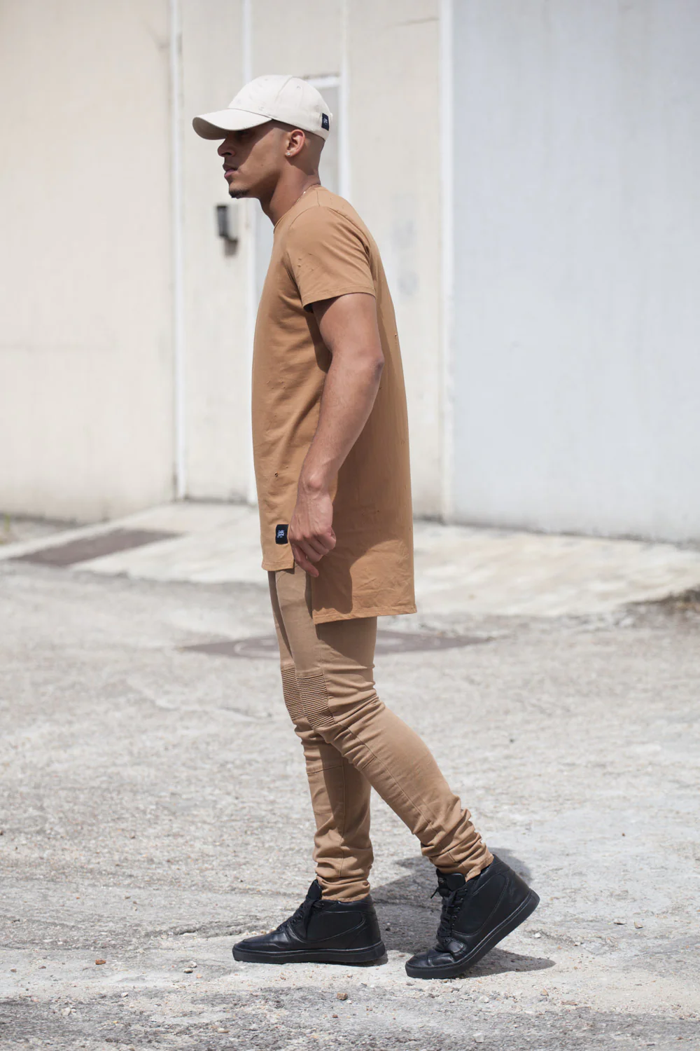 T-shirt asymétrique oversize camel 2131C - Image 4