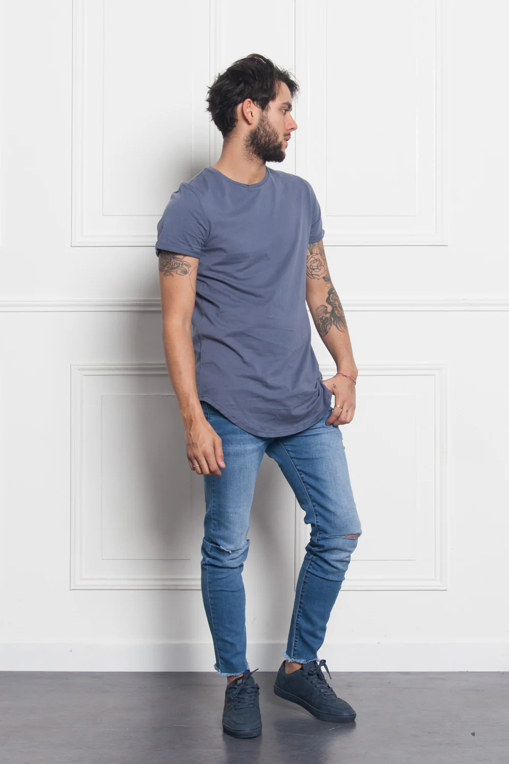 T-shirt bas arrondi Bleu foncé - Image 2